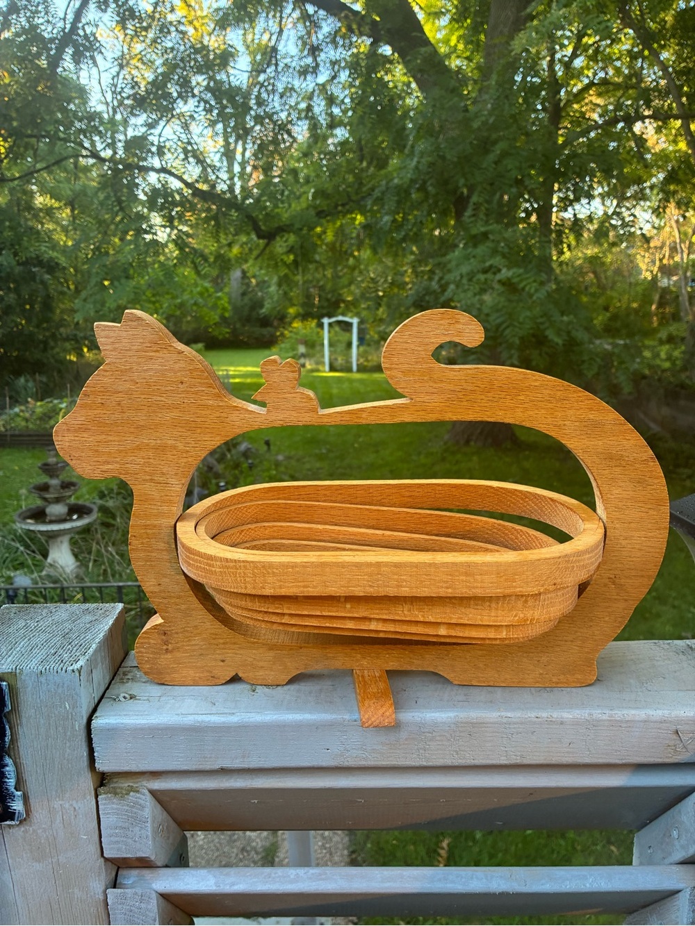 Wooden Cat and Mouse Expandable/Collapsible Fruit Basket Bowl